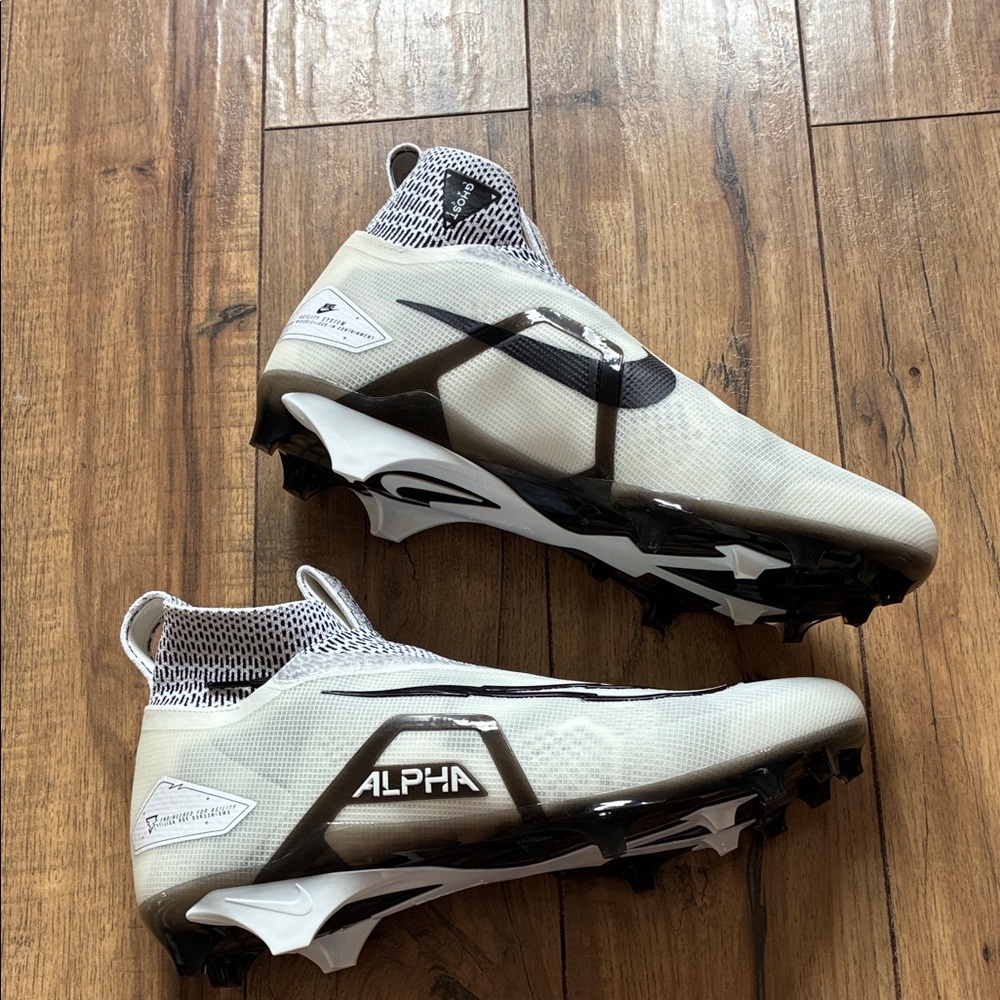 Nike Alpha Menace Elite 3 Football Cleats CT6648-100 Size 11.5 Ghost White